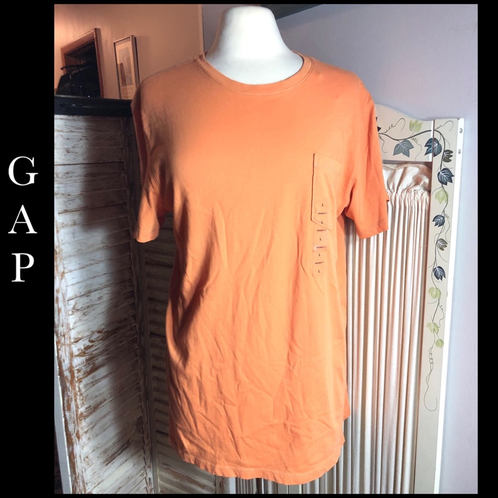 NWT-LARGE MEN’S GAP ORANGE SHORT SLEEVED TEE SHIRT